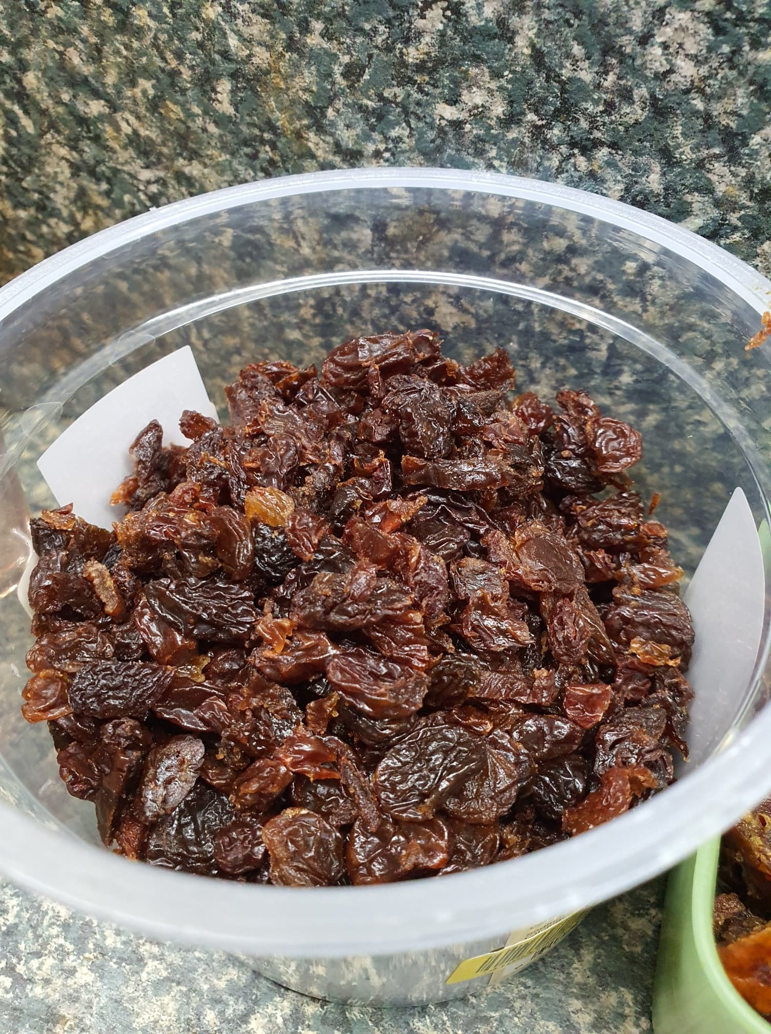 Chopped raisins
